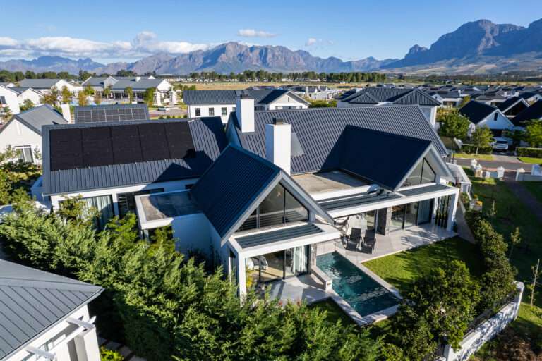 1027 Val de Vie