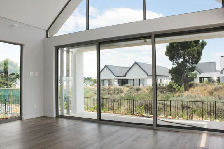 560 Paarl Valleij Estate